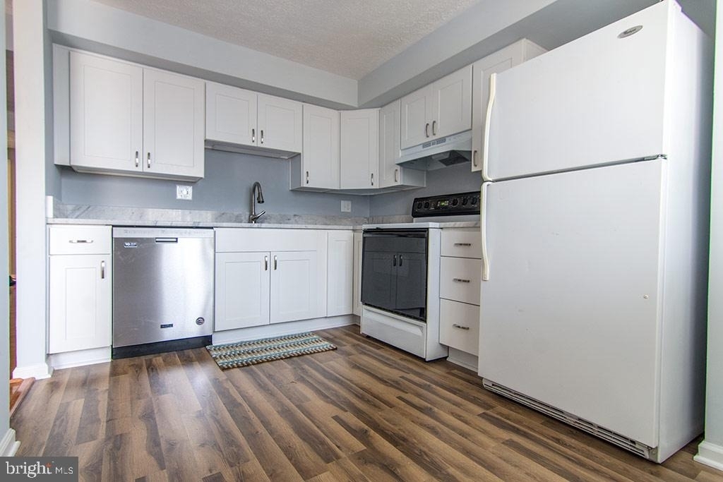 7821 White Cliff Terrace - Photo 4