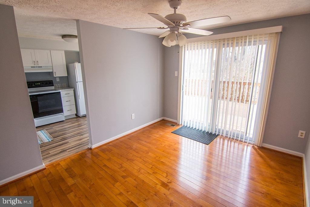 7821 White Cliff Terrace - Photo 5