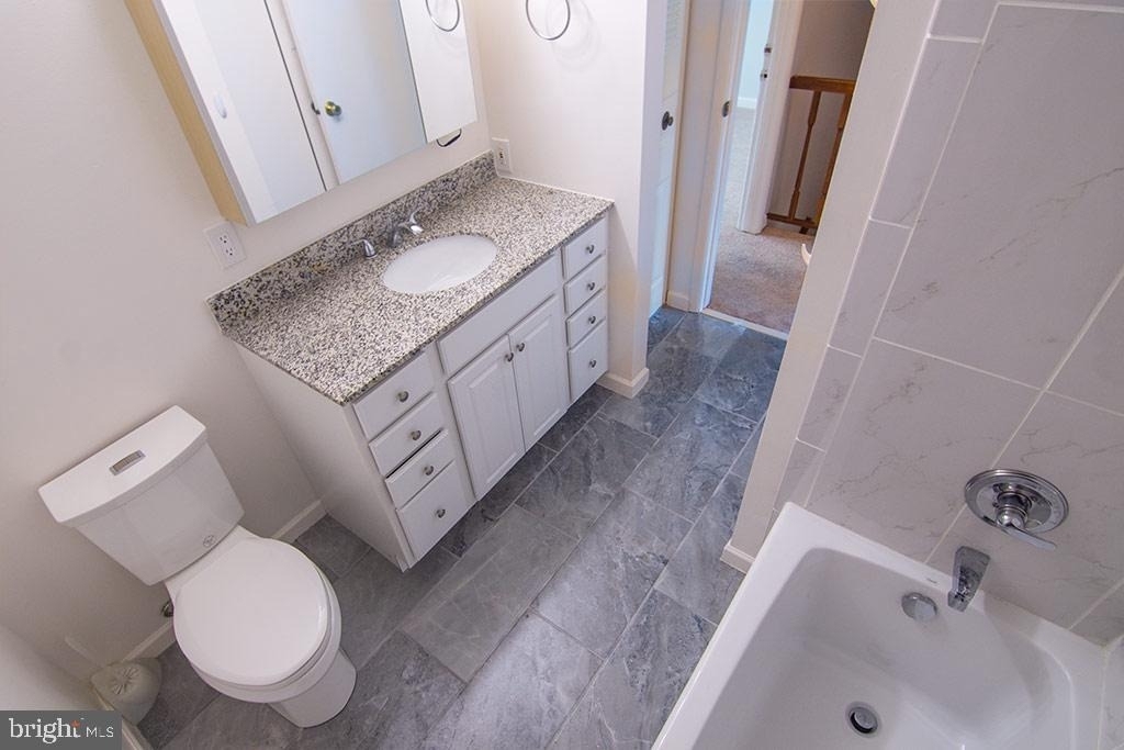 7821 White Cliff Terrace - Photo 11