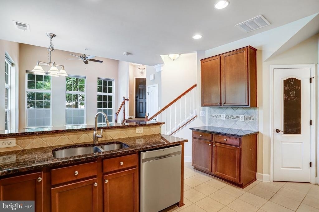 13526 Waterford Hills Boulevard - Photo 17
