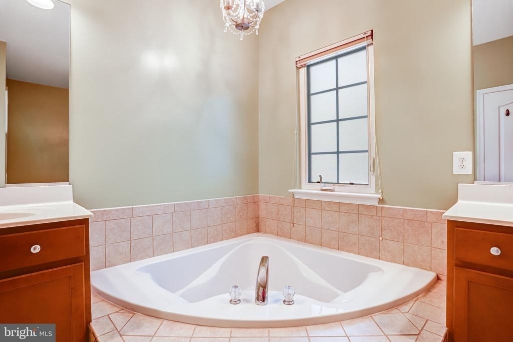 13526 Waterford Hills Boulevard - Photo 28