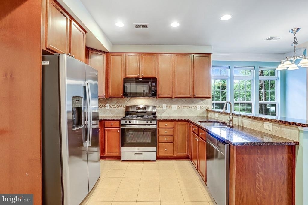 13526 Waterford Hills Boulevard - Photo 16