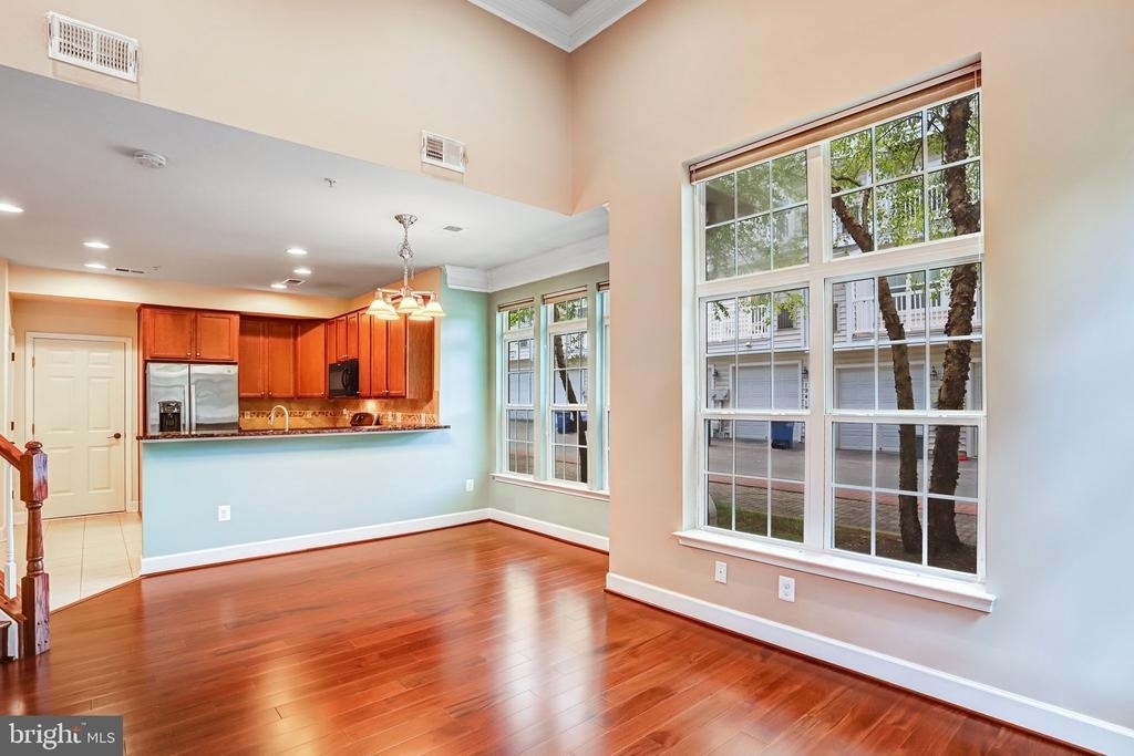 13526 Waterford Hills Boulevard - Photo 11