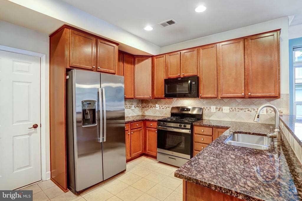 13526 Waterford Hills Boulevard - Photo 15