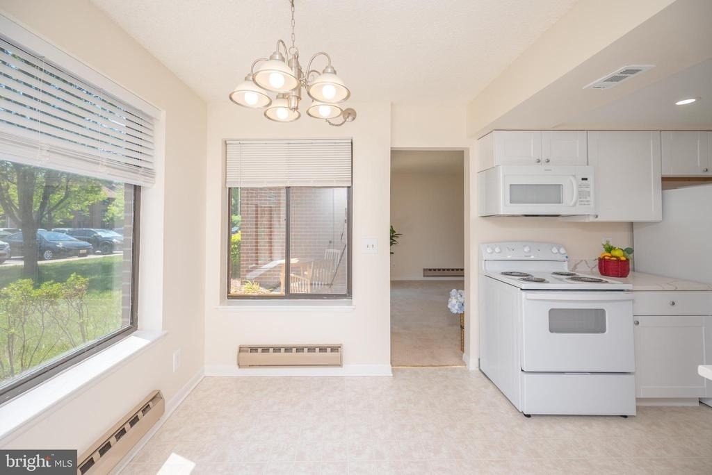 15310 Beaverbrook Court - Photo 4