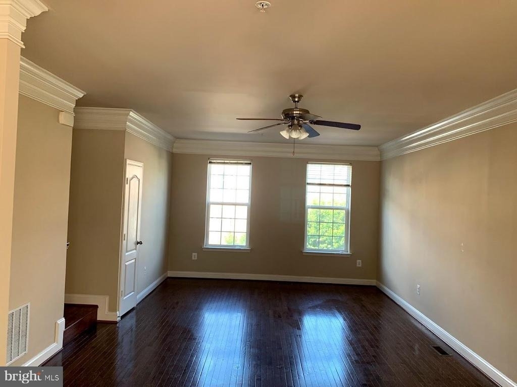 11876 Country Squire Way - Photo 1