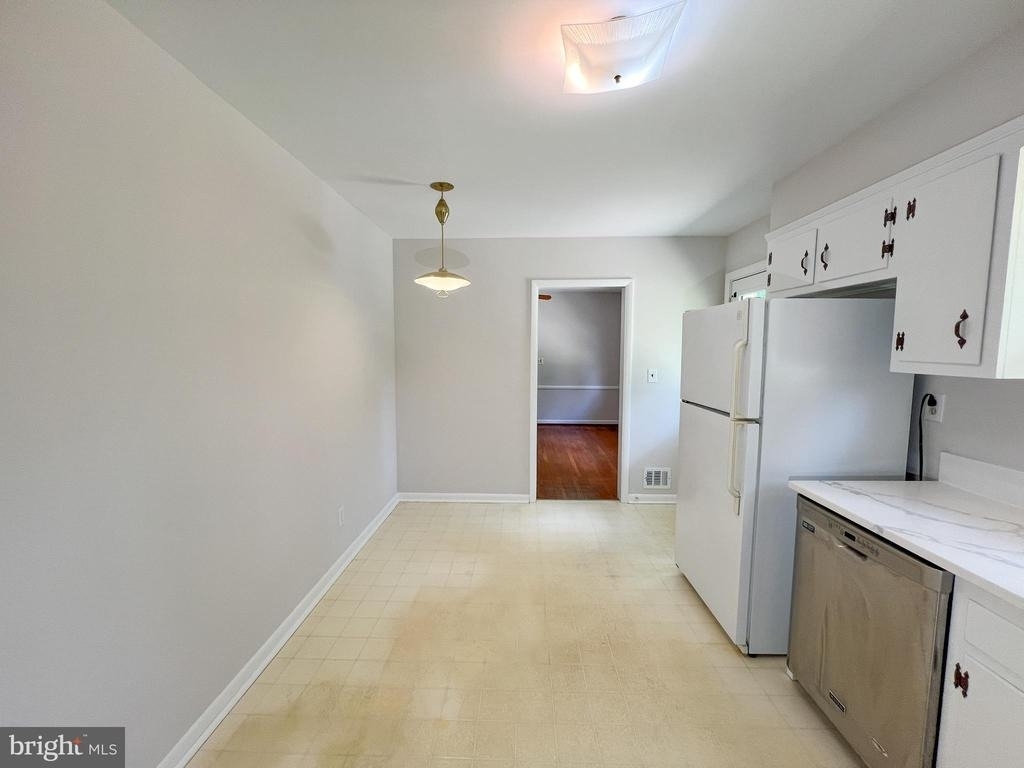 10001 Woodhill Road - Photo 6