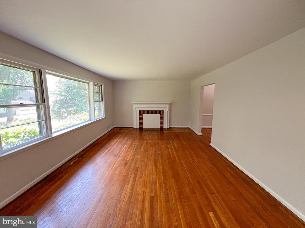 10001 Woodhill Road - Photo 9