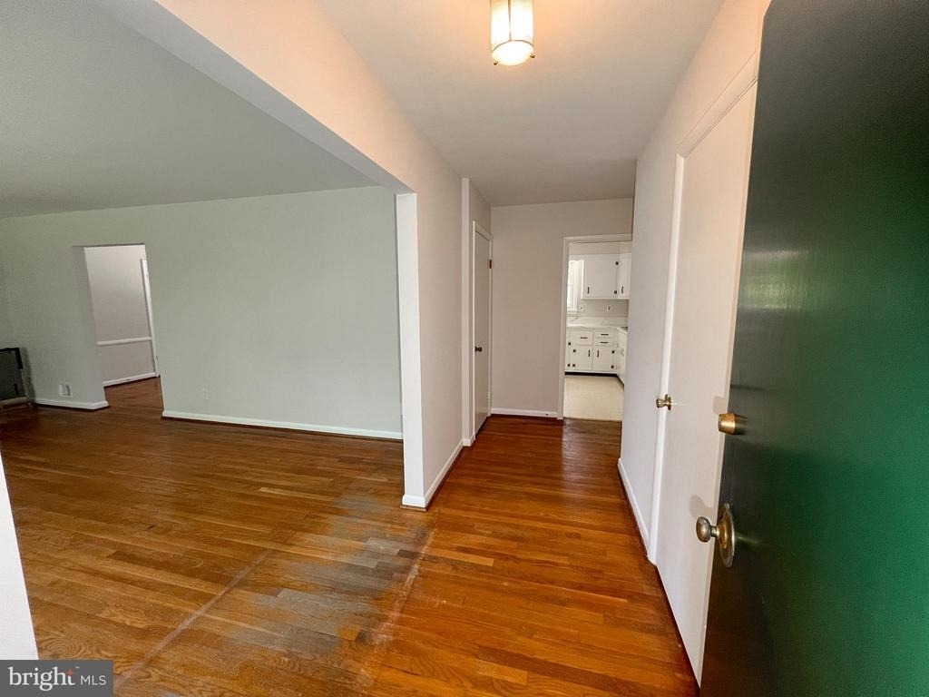 10001 Woodhill Road - Photo 3