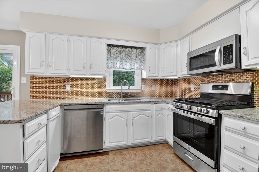 7435 Crestberry Lane - Photo 15
