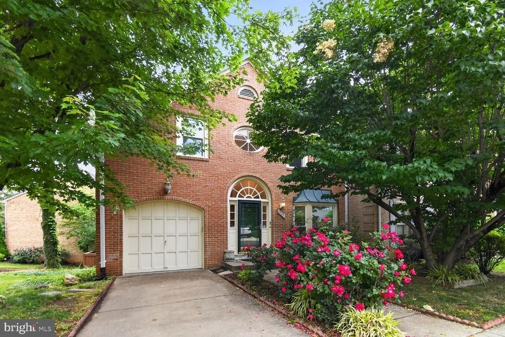 7435 Crestberry Lane - Photo 0