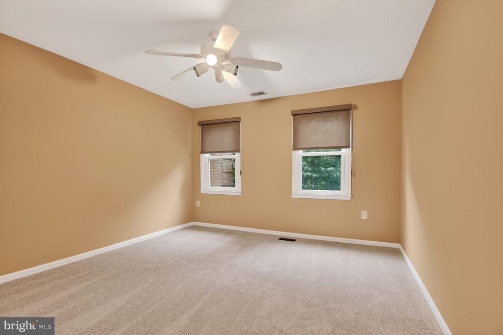 7435 Crestberry Lane - Photo 21
