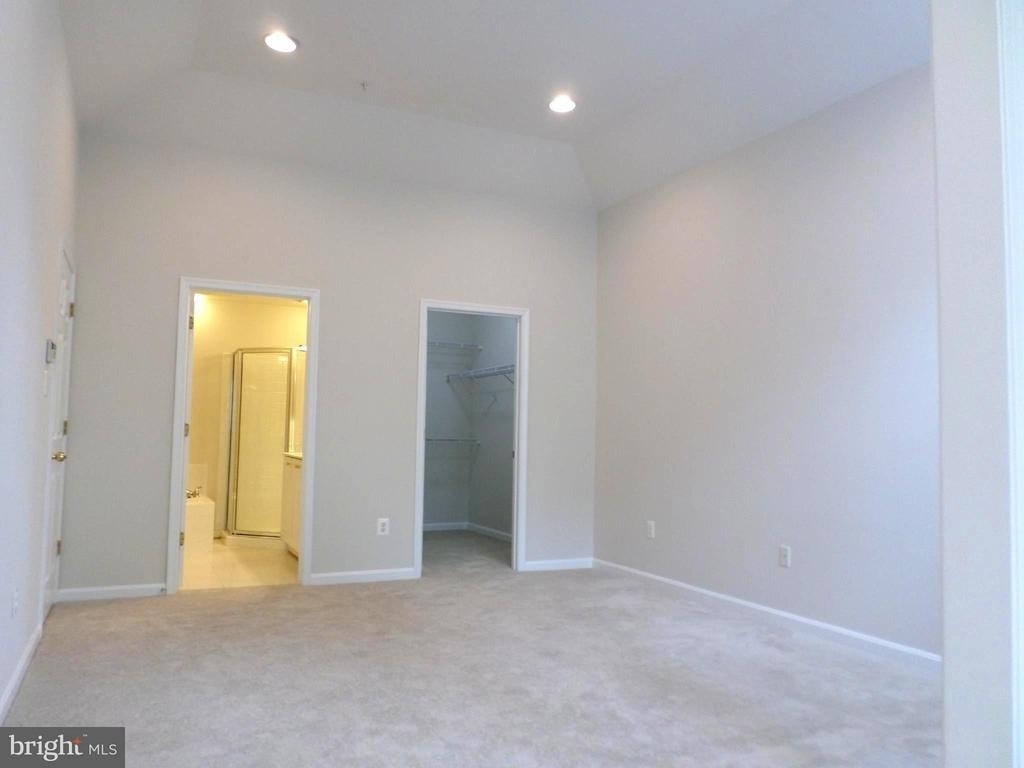10808 Warfield Place - Photo 17