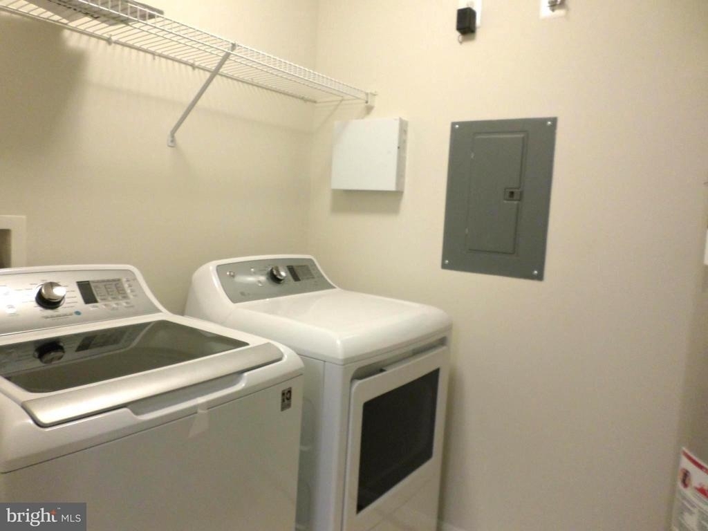 10808 Warfield Place - Photo 15