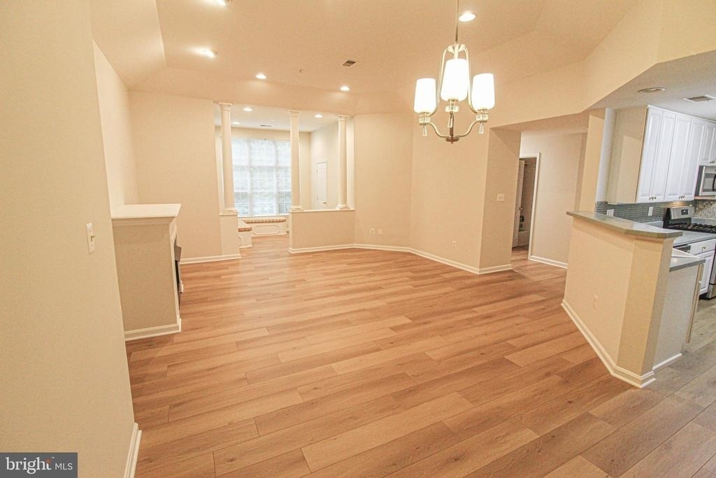 10808 Warfield Place - Photo 8