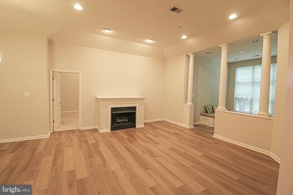 10808 Warfield Place - Photo 7