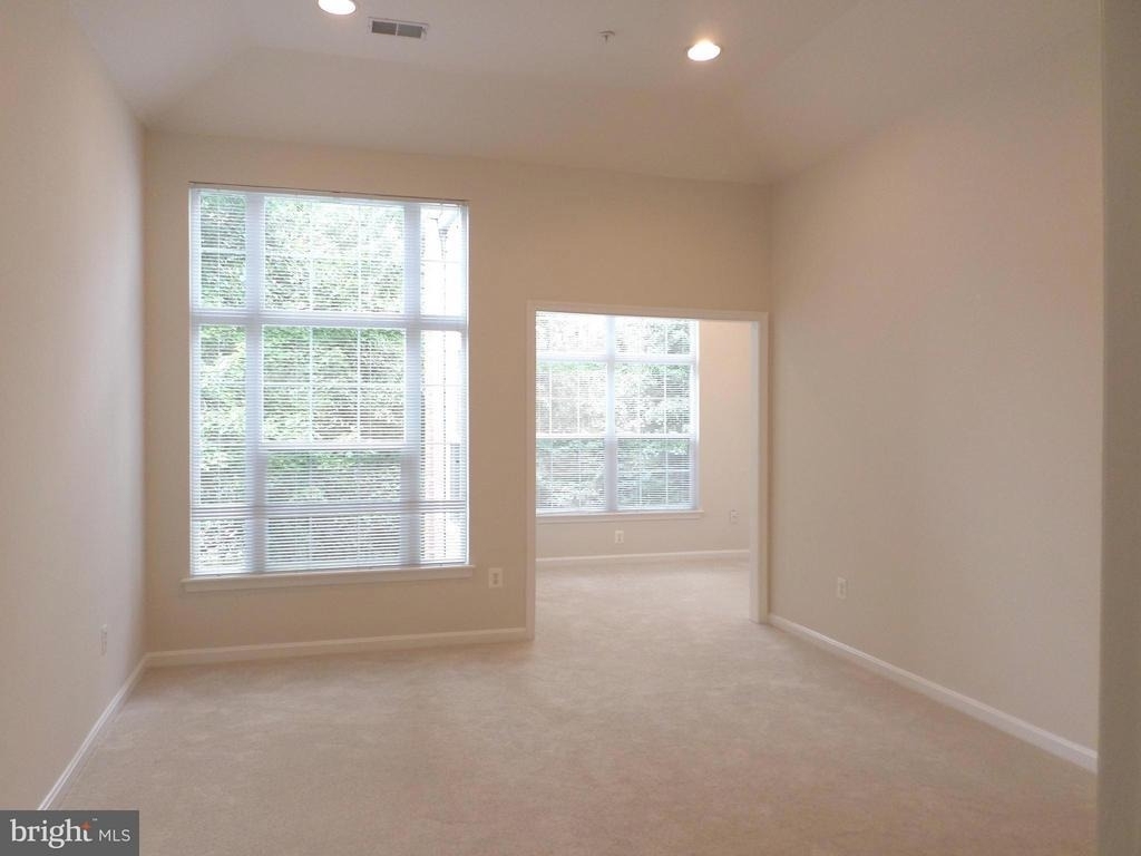 10808 Warfield Place - Photo 16
