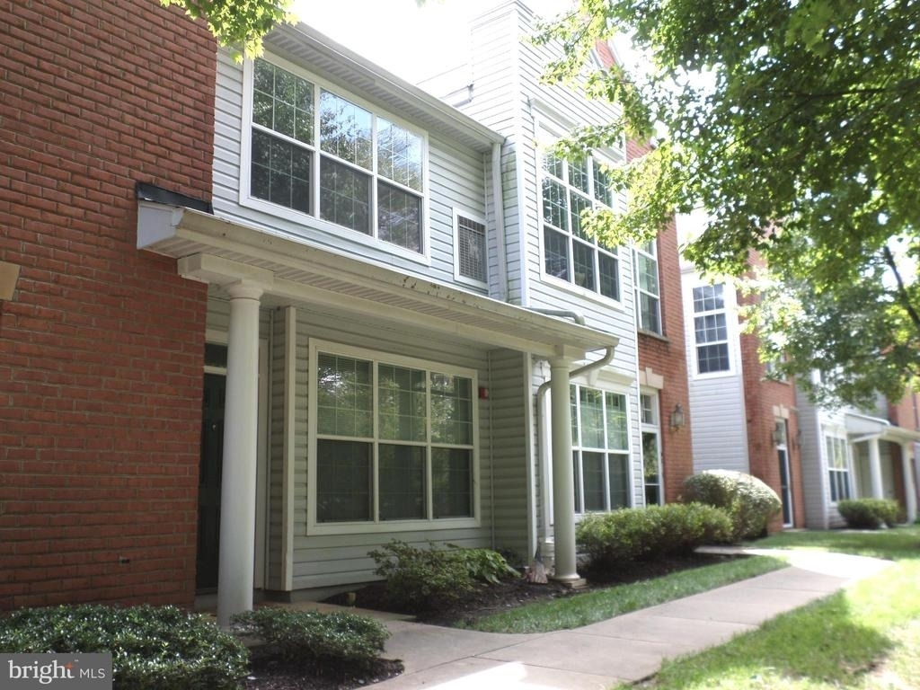 10808 Warfield Place - Photo 1