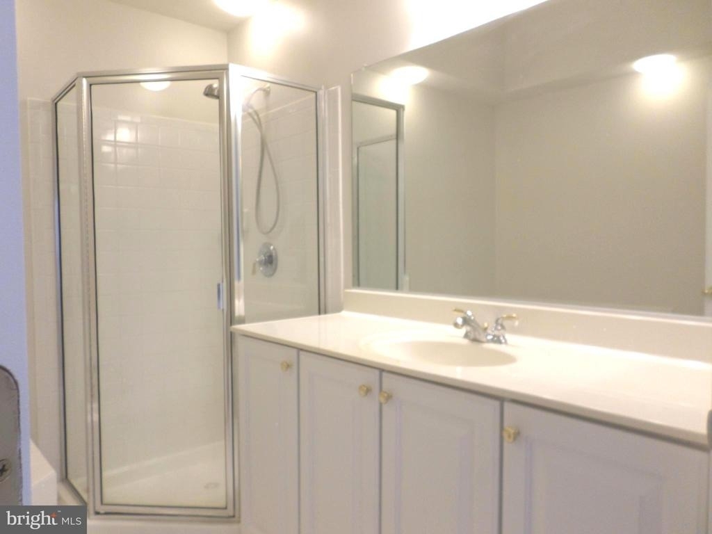 10808 Warfield Place - Photo 18