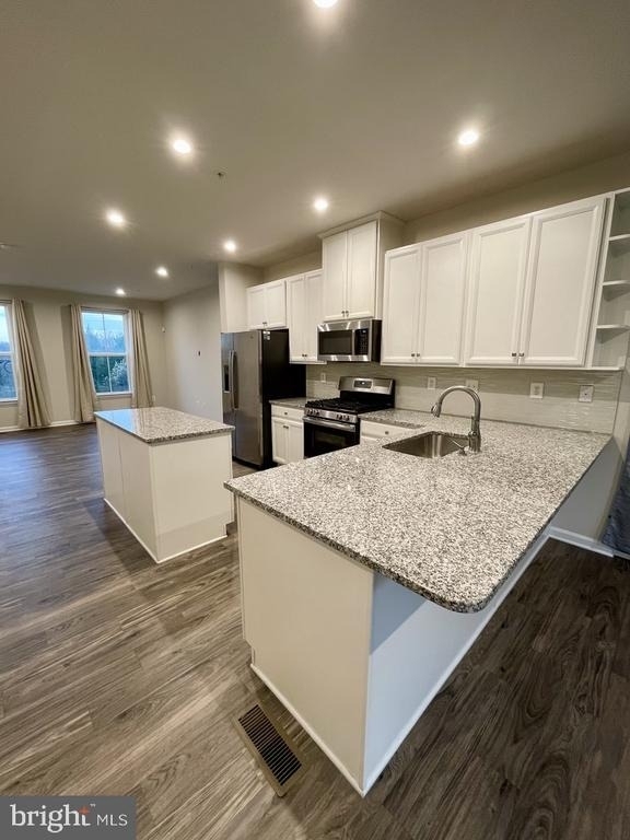 7042 Cedar Avenue - Photo 2