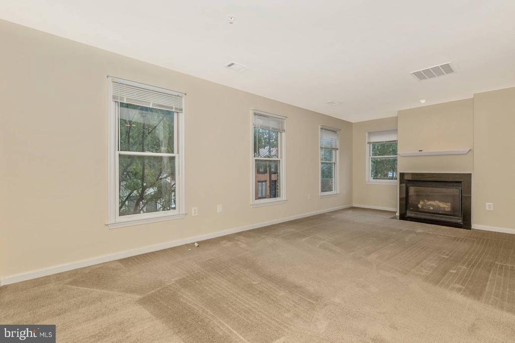 7 South Street W - Photo 15