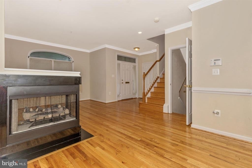 7 South Street W - Photo 9