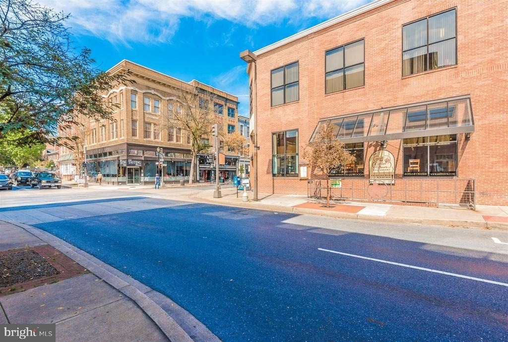 7 South Street W - Photo 31