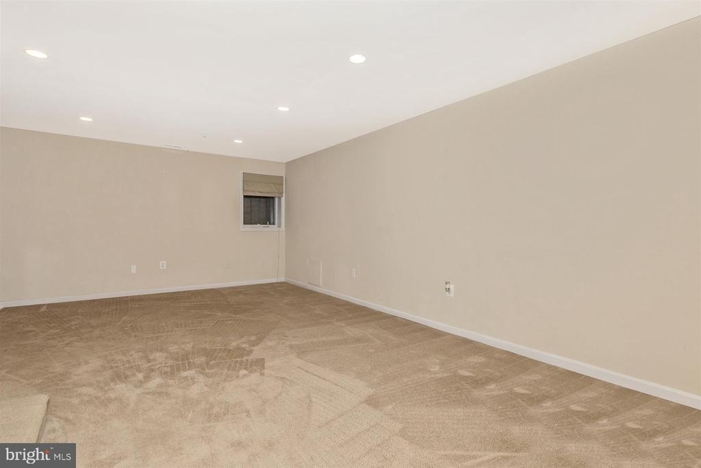 7 South Street W - Photo 23