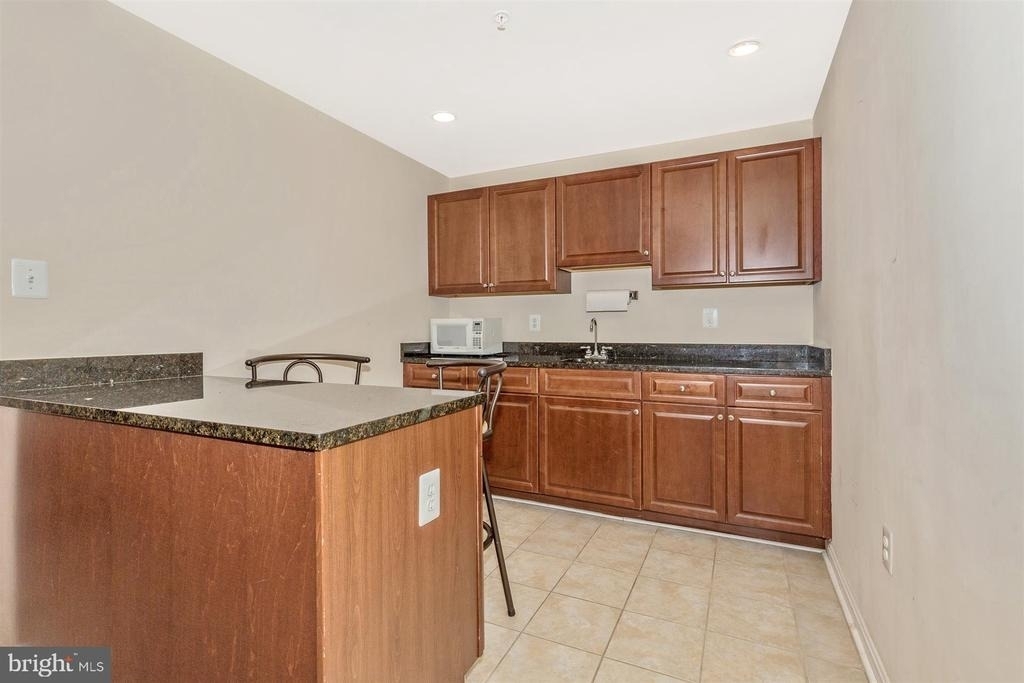 7 South Street W - Photo 25