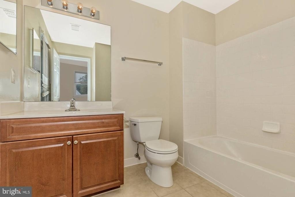 7 South Street W - Photo 22