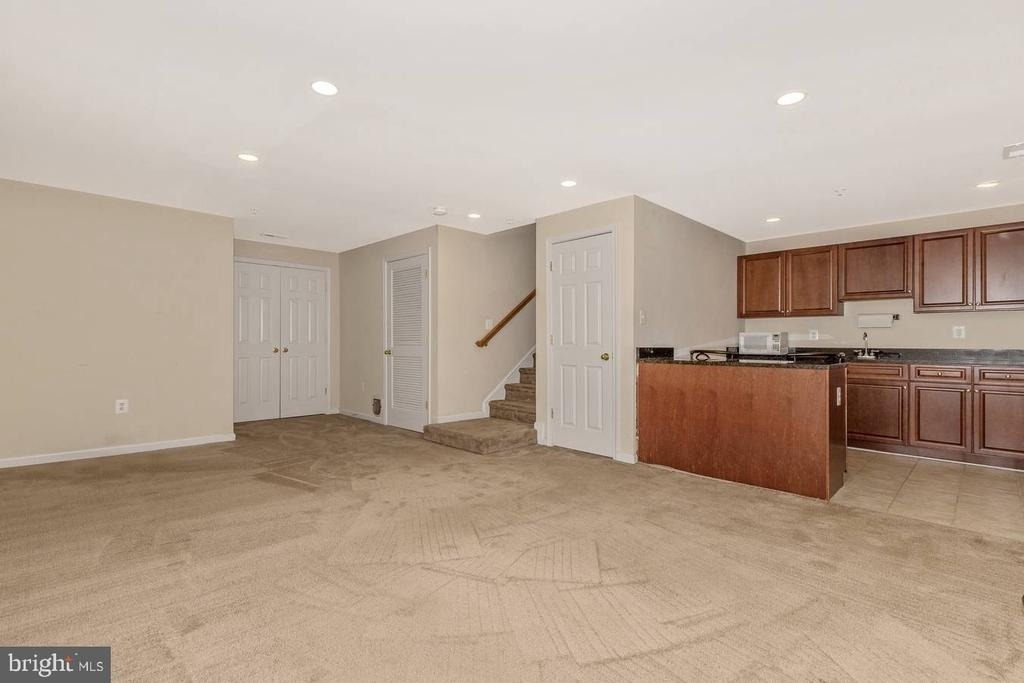 7 South Street W - Photo 24