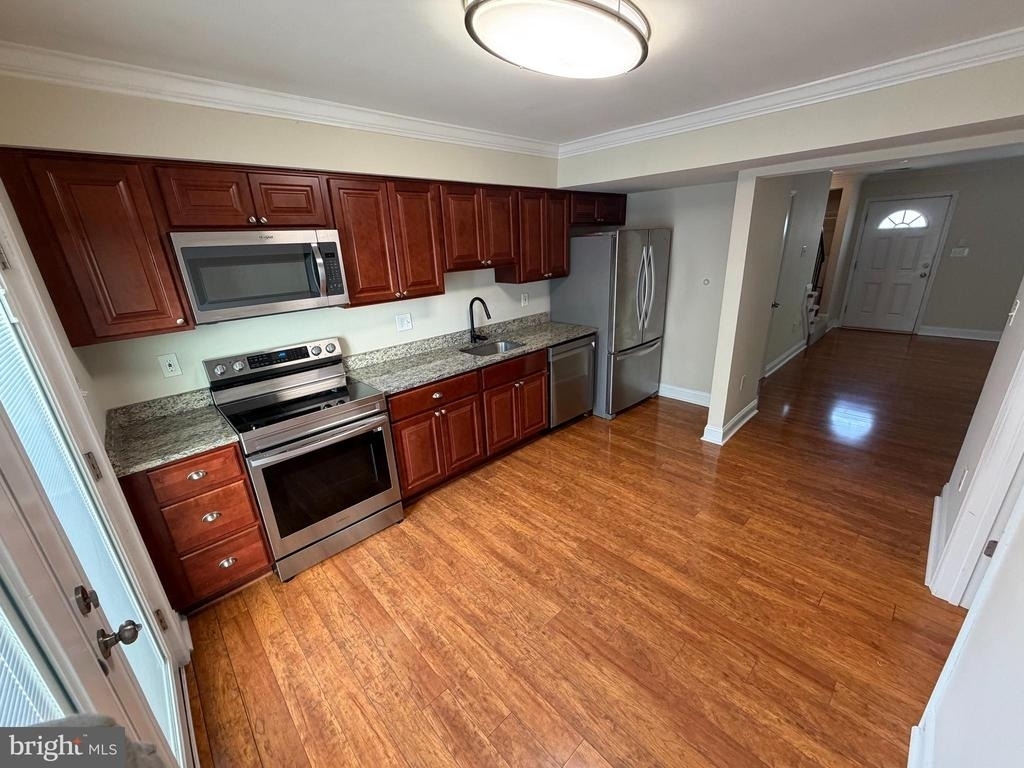 534 Lancaster Place - Photo 5