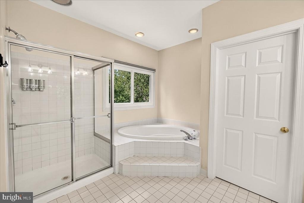 6430 Bellevue Place - Photo 24