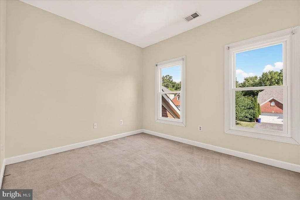 6430 Bellevue Place - Photo 27