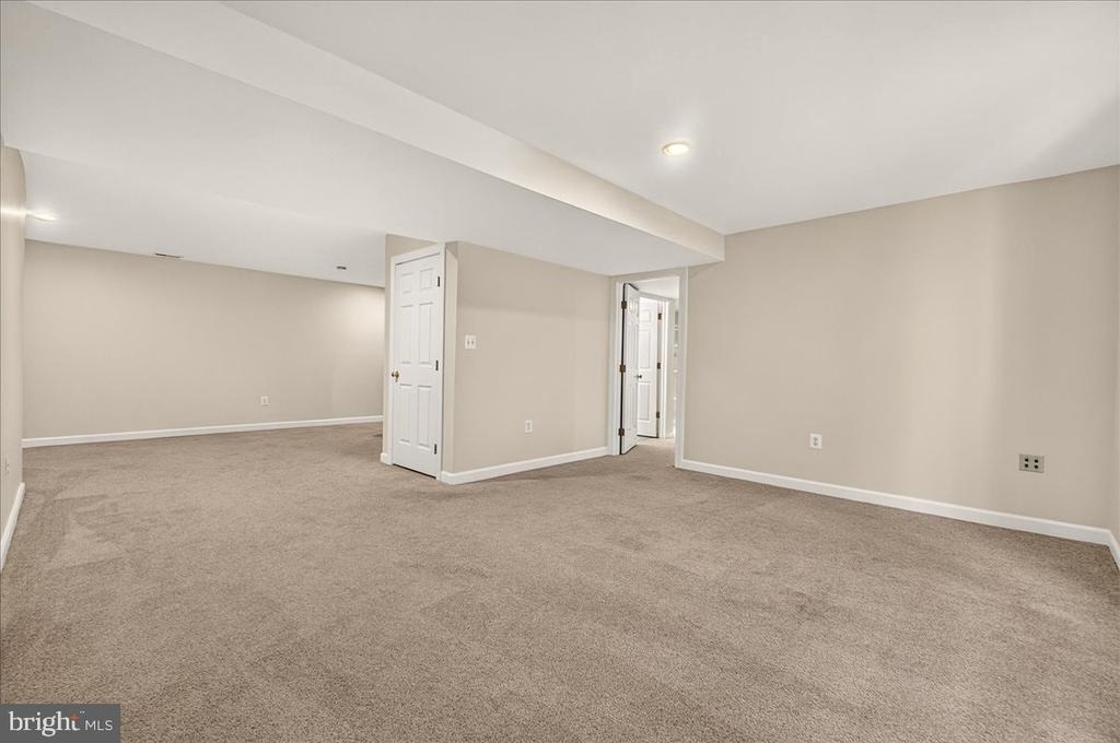 6430 Bellevue Place - Photo 32