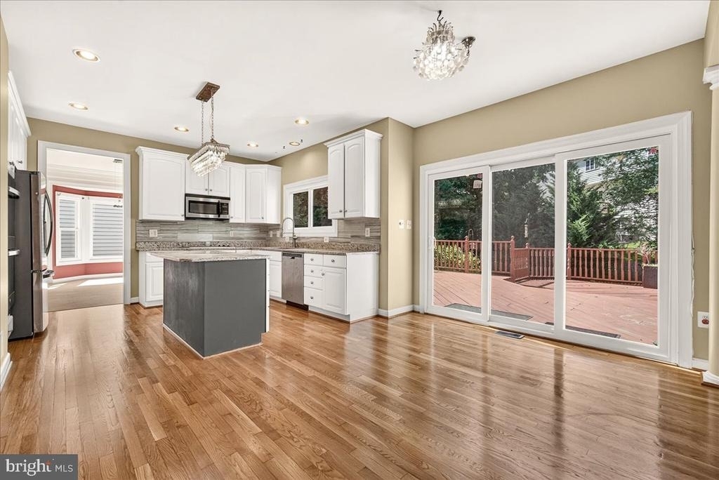 6430 Bellevue Place - Photo 6