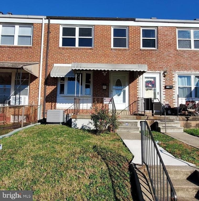 4007 Saint Augustine Lane - Photo 0