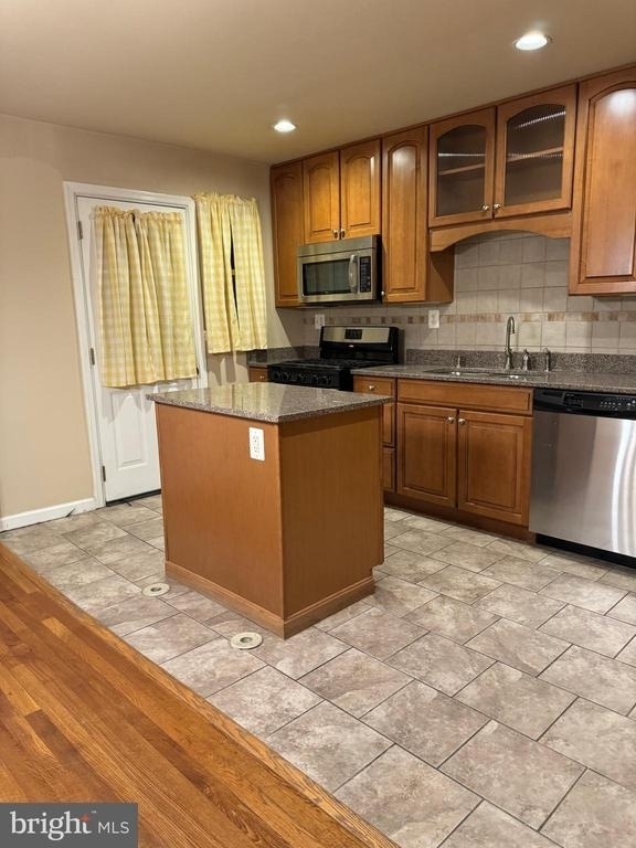 1513 Aldeney Avenue - Photo 4