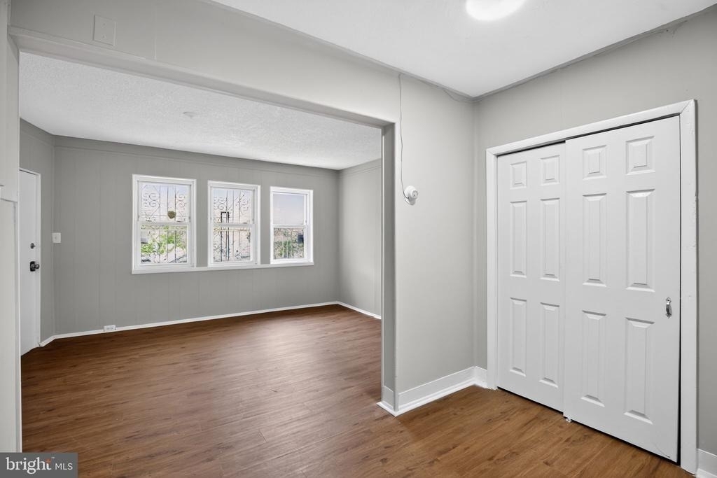 5446 Narcissus Avenue - Photo 4