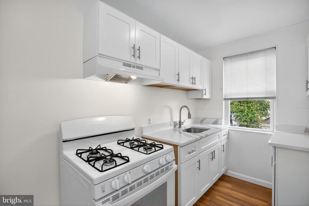 5446 Narcissus Avenue - Photo 24