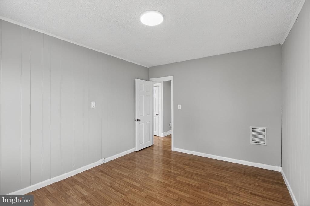 5446 Narcissus Avenue - Photo 7