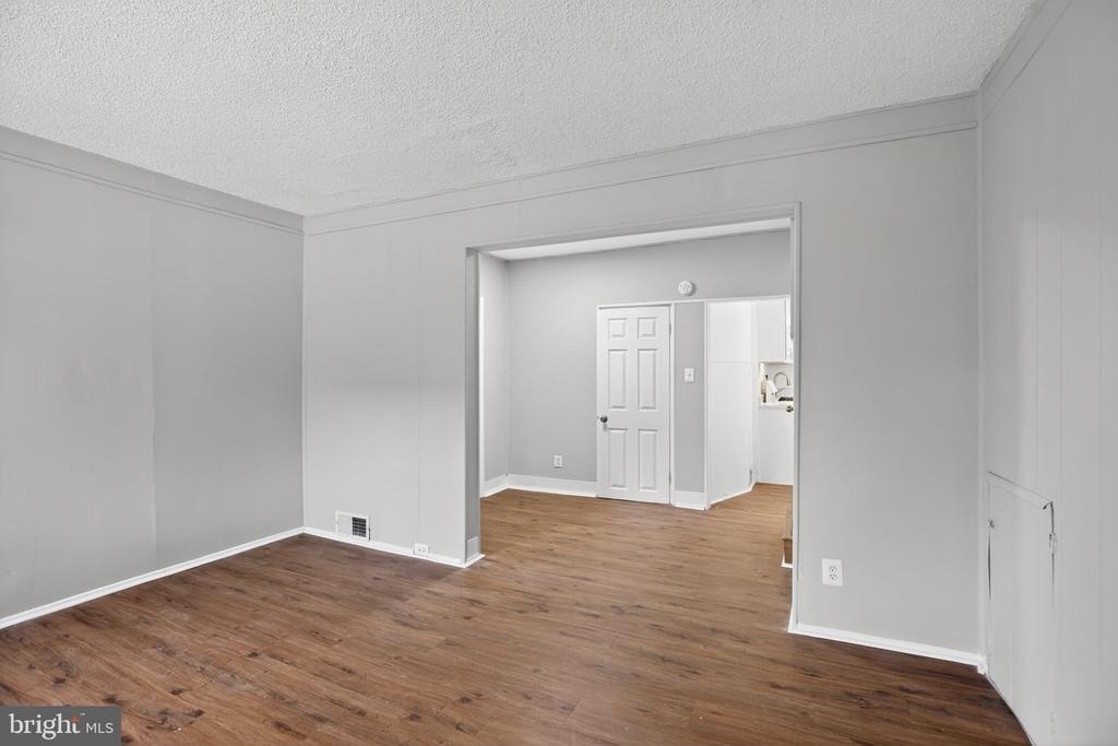 5446 Narcissus Avenue - Photo 9