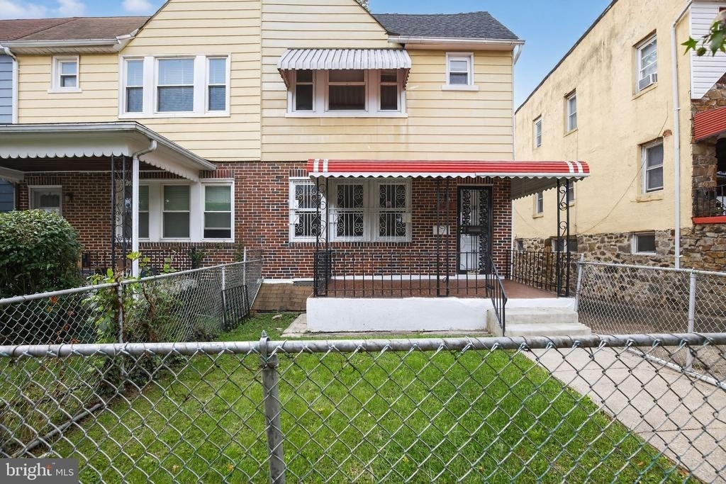5446 Narcissus Avenue - Photo 0