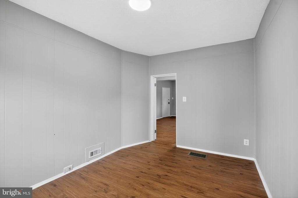 5446 Narcissus Avenue - Photo 13