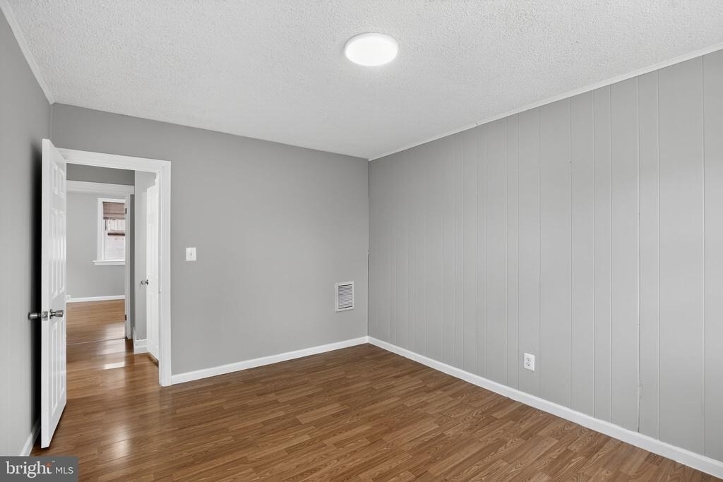 5446 Narcissus Avenue - Photo 5