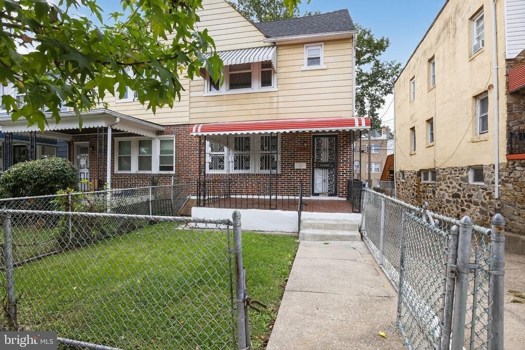 5446 Narcissus Avenue - Photo 1