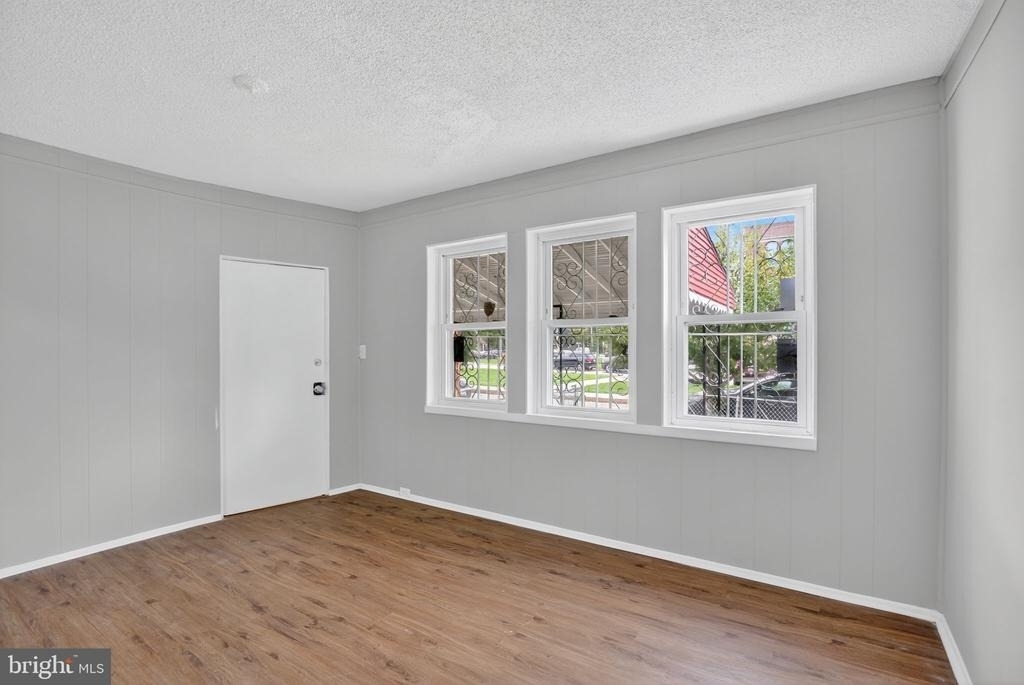 5446 Narcissus Avenue - Photo 16
