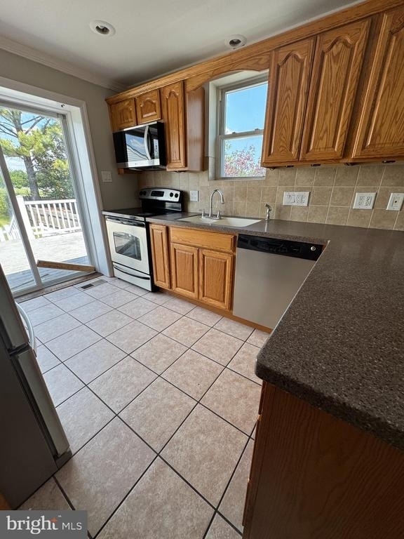 6600 Marne Avenue - Photo 1
