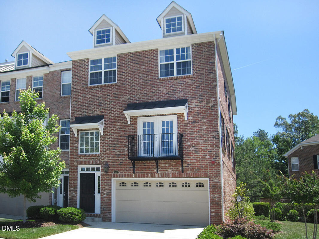 300 Christine Court - Photo 0