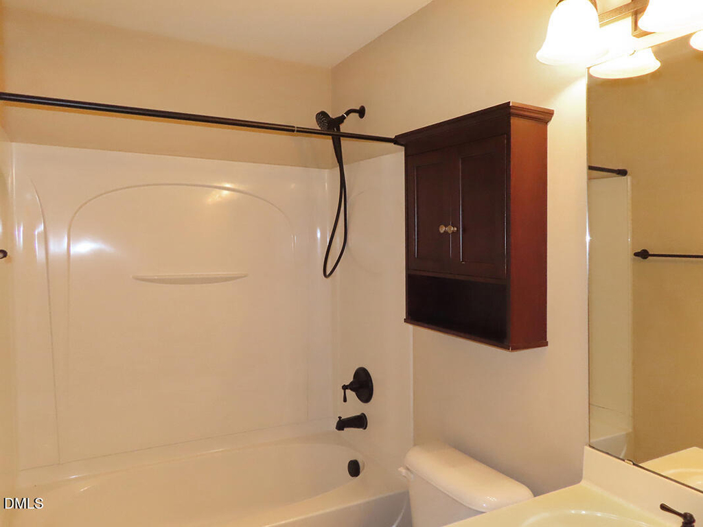 300 Christine Court - Photo 18